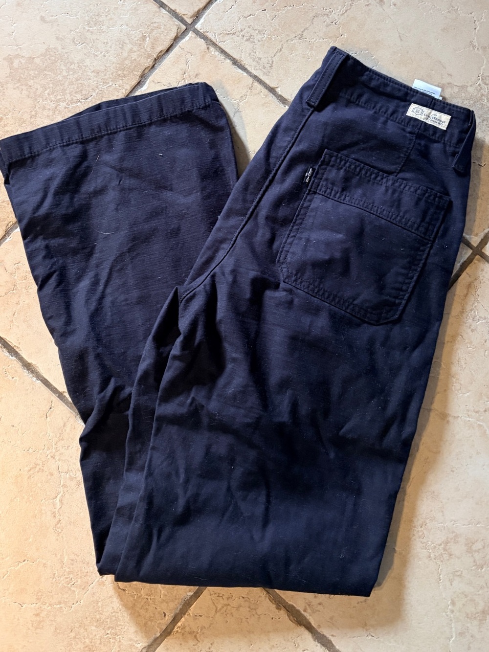 Navy Levi’s 90s Straight Pants